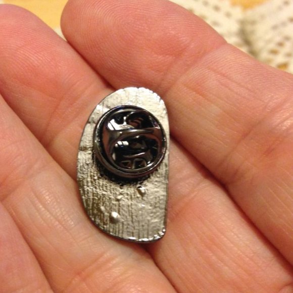 Funky Letter "D" initial jewelry pin - Picture 2 of 3